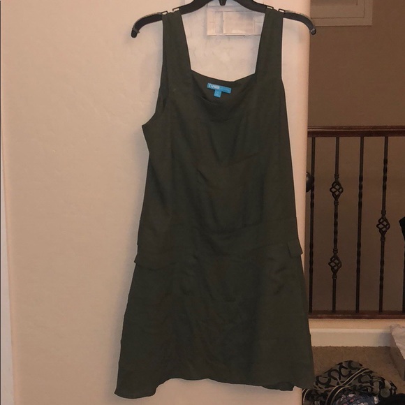 Dress - Picture 6 of 8